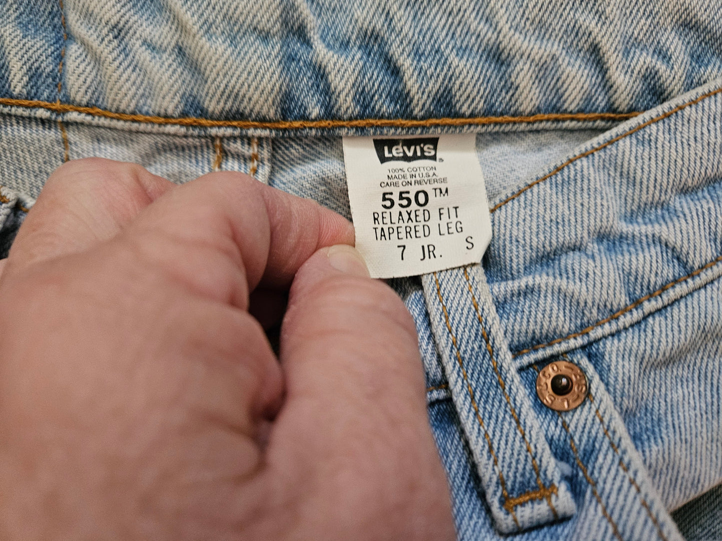 Vintage Levi’s 550 Relaxed Fit Tapered Jeans | Light Wash | Juniors 7 S