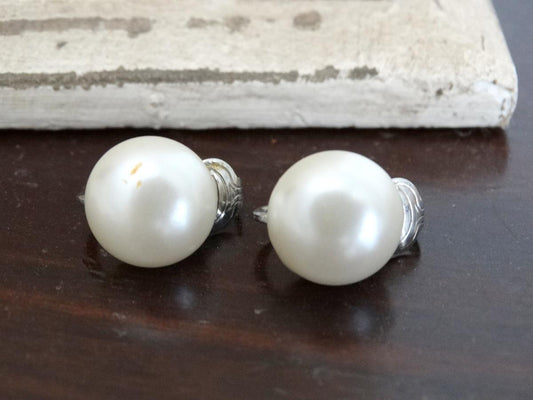 Vintage Sarah Coventry Faux Pearl Screw-Back Earrings Classic Mid-Century image 0