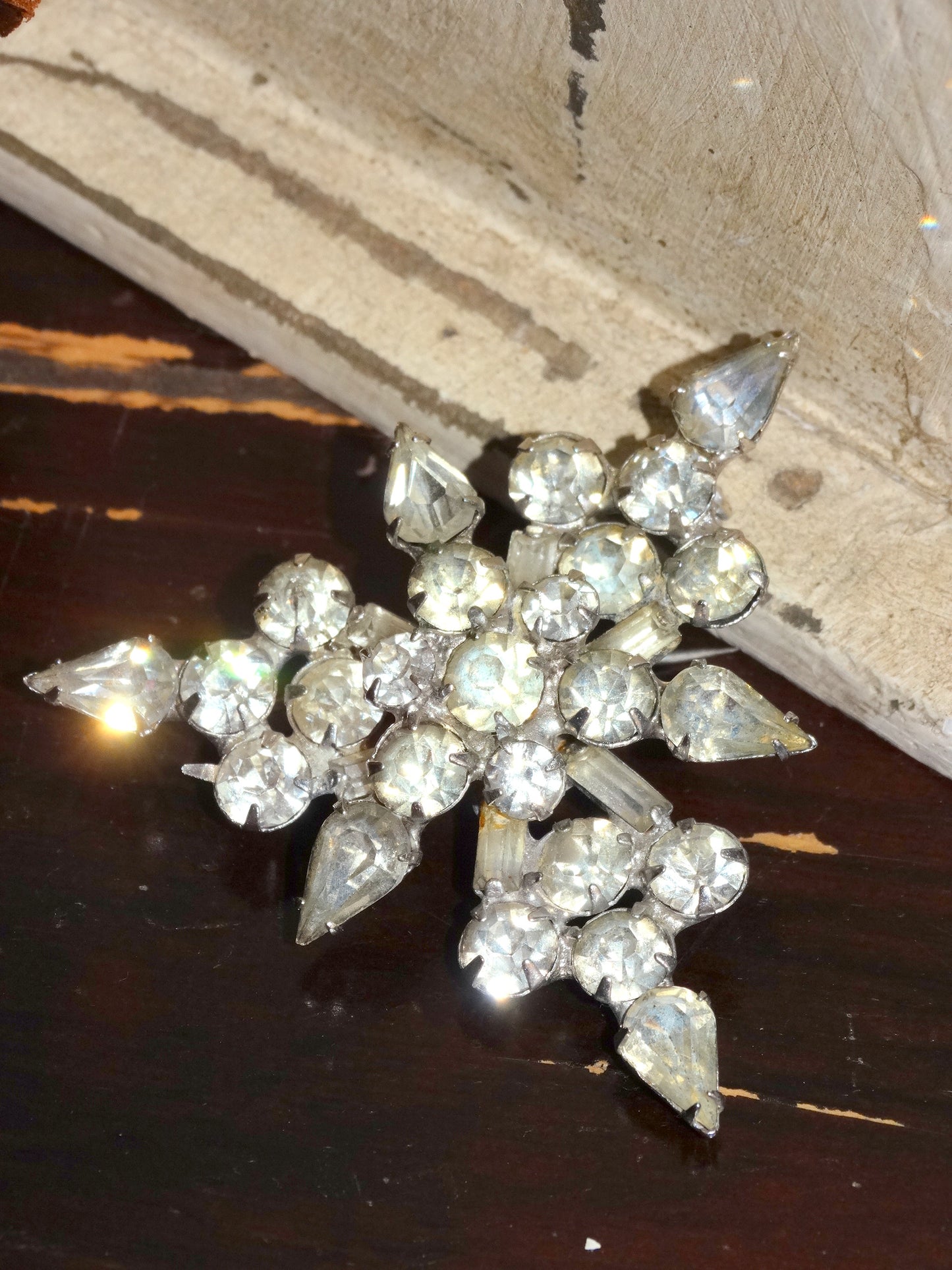 Vintage Rhinestone Snowflake Brooch 1950s Clear Crystal Star Pin image 4