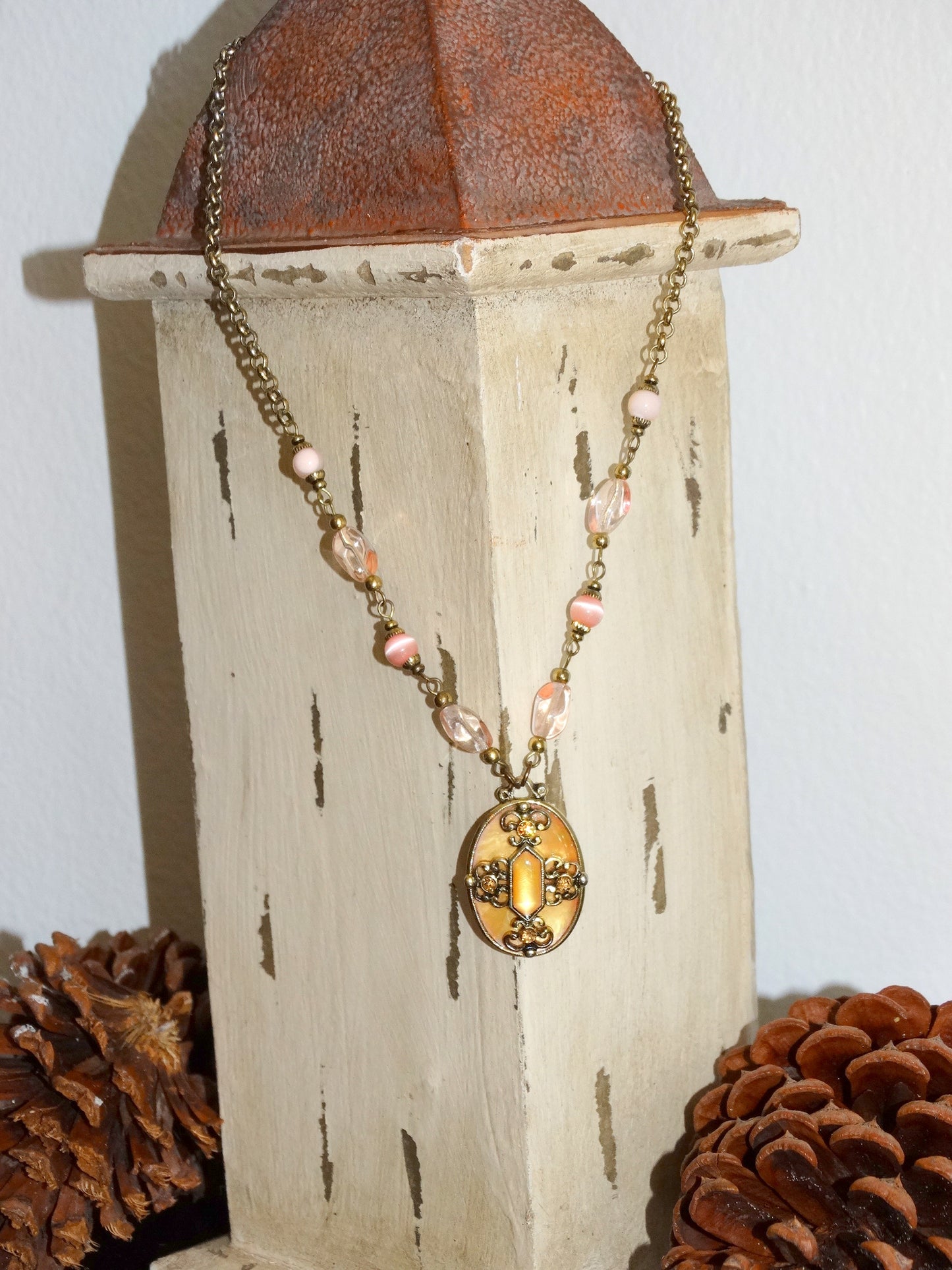 1990s 1928 Jewelry Gold-Tone Amber Cabochon Pendant Necklace Victorian Revival