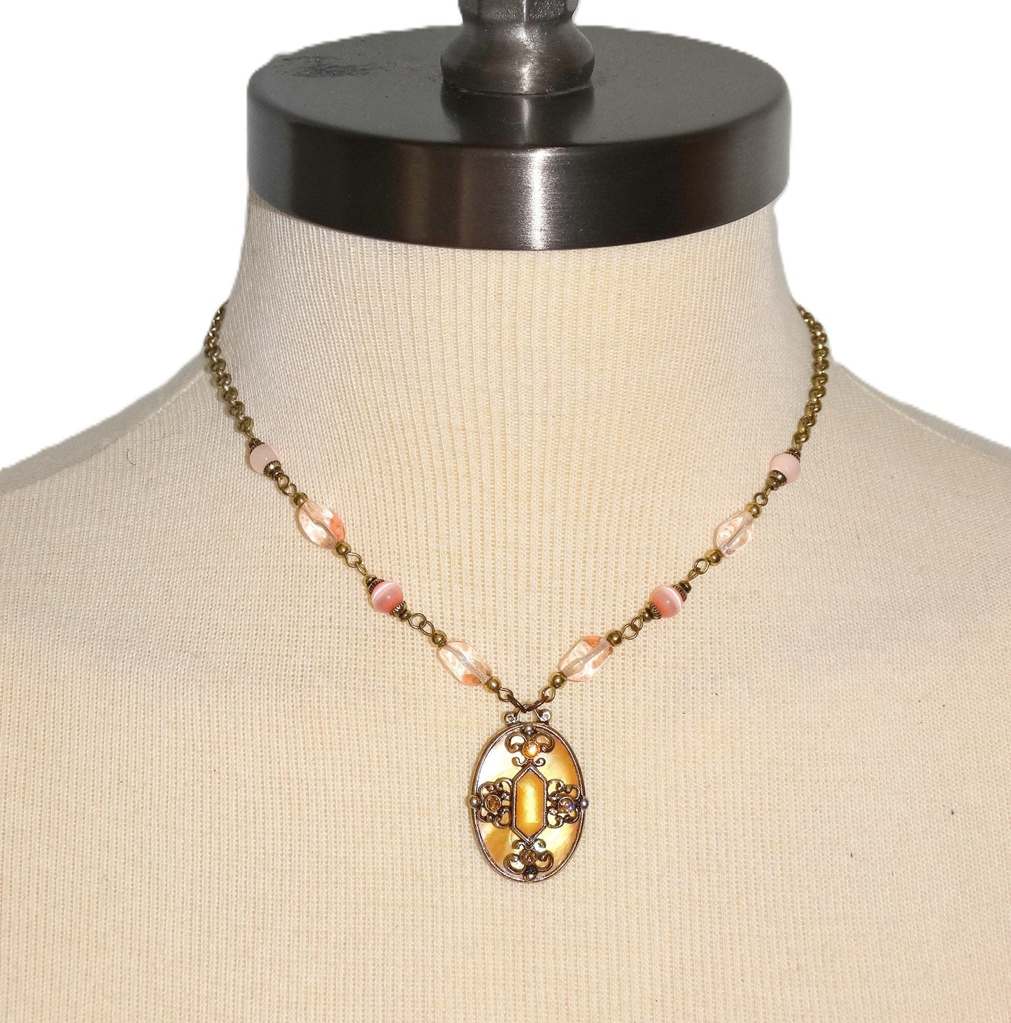 1990s 1928 Jewelry Gold-Tone Amber Cabochon Pendant Necklace Victorian Revival