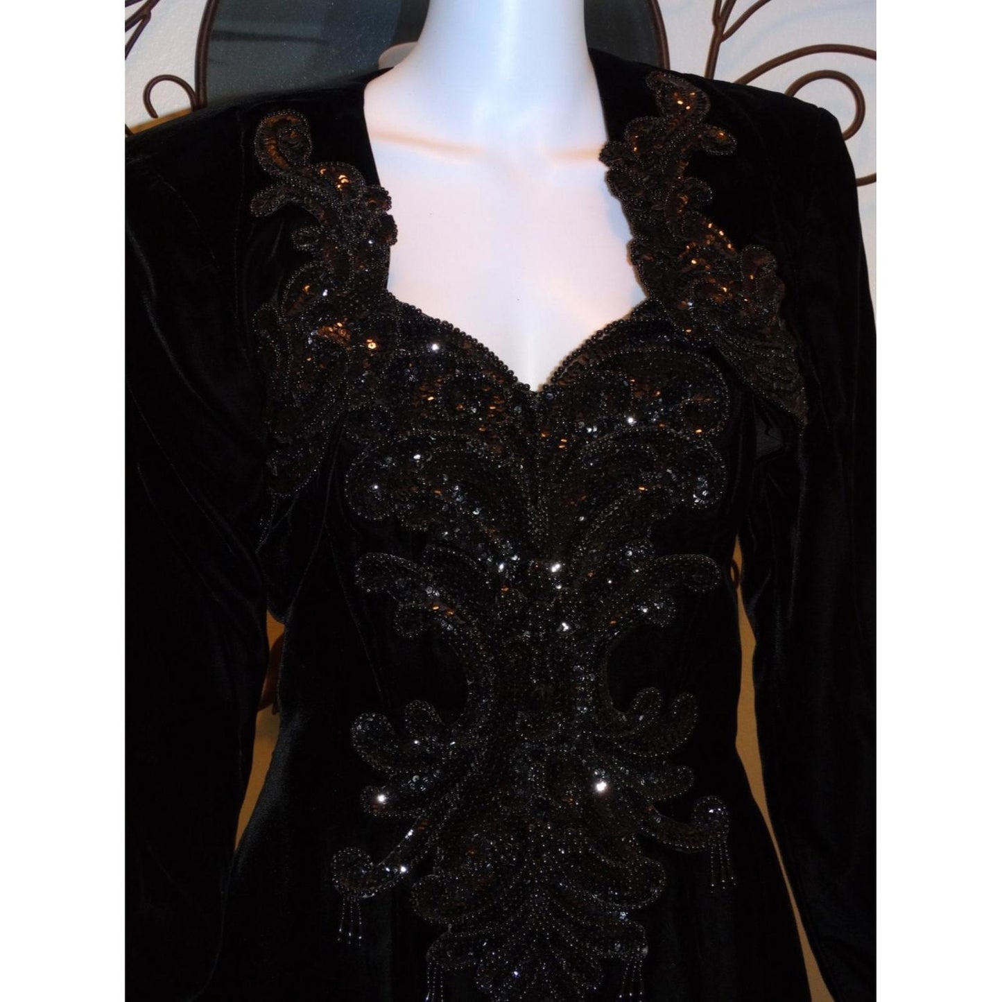 Vintage 1980s Black Velvet Strapless Cocktail Dress Rhinestone Detail – Made in USA – Fits 4–6