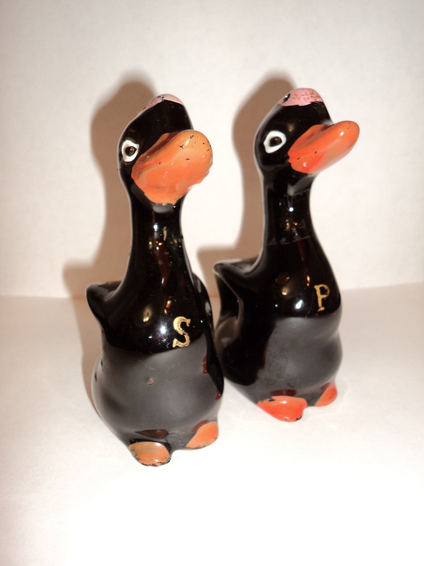 Kitschy Retro 5" Black Swan Salt& Pepper Shaker Set image 1