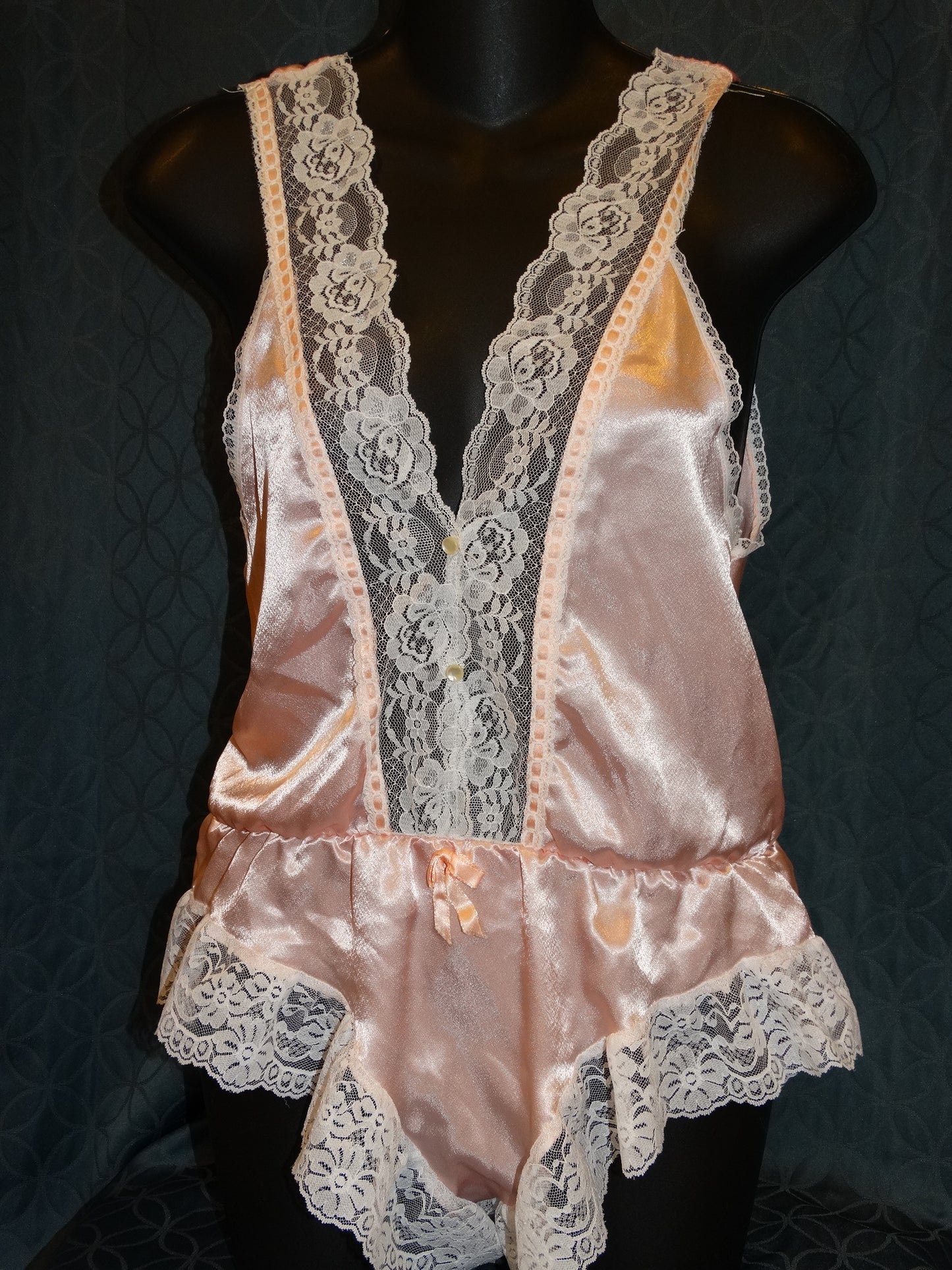 Vintage Peach Liquid Satin Teddy Lace Trim V-Neck Ruffle Legs Union Made image 2
