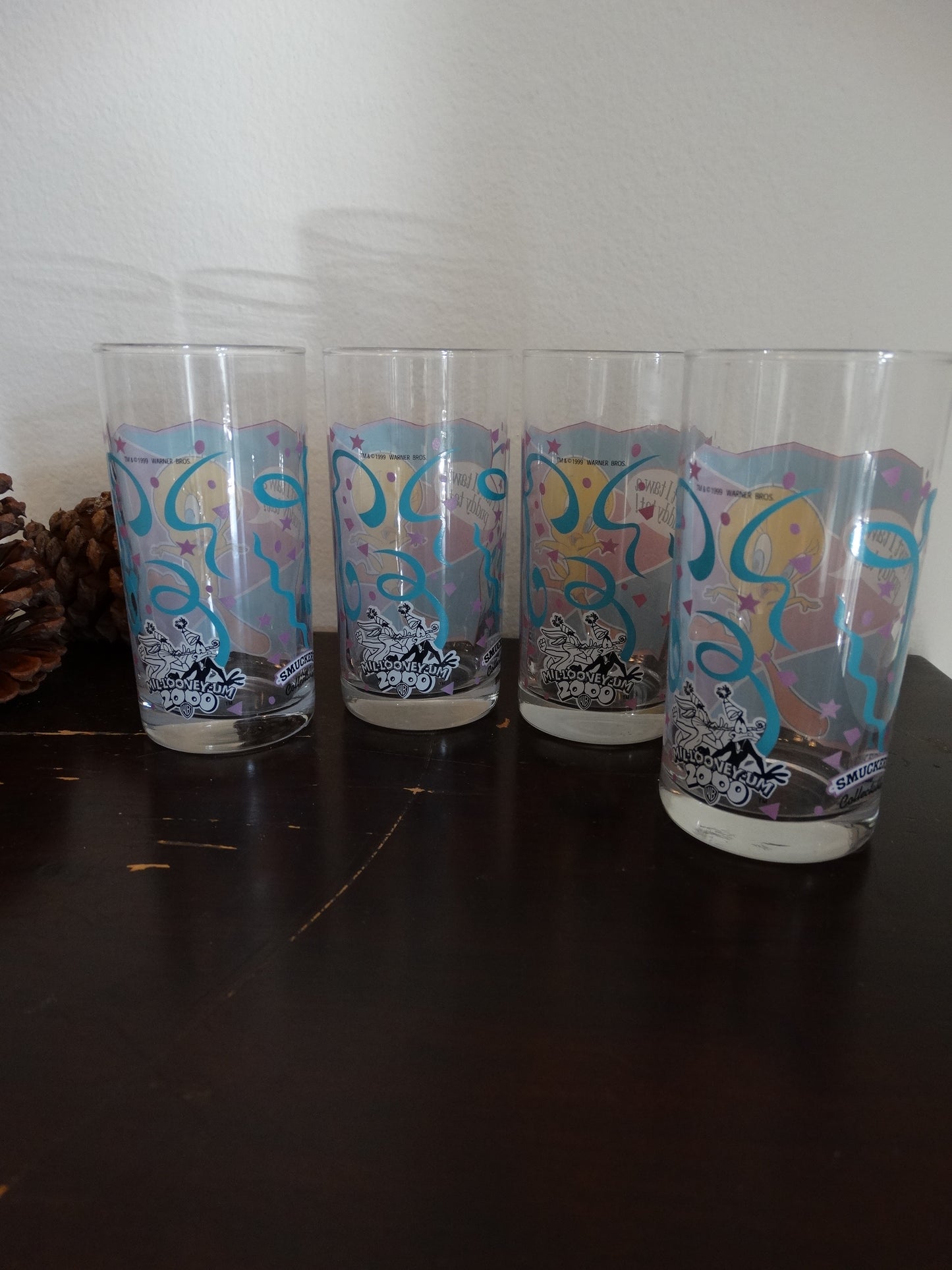 Vtg Tweety Bird LOONEY TUNES Warner Glass  Set of 4 image 2