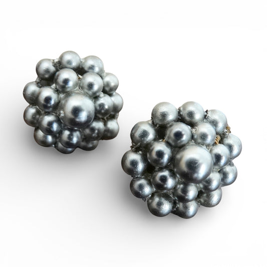 Vintage 1950 1960s Gunmetal Grey Faux Pearl Cluster Screwback Earrings