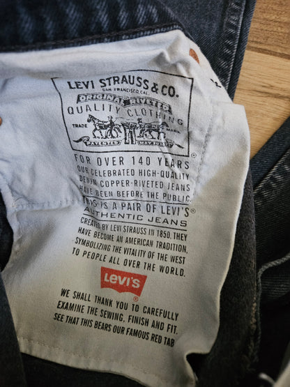 Vintage Levi’s 512 Slim Fit Tapered Jeans | Dark Blue Denim | Size 9 Medium