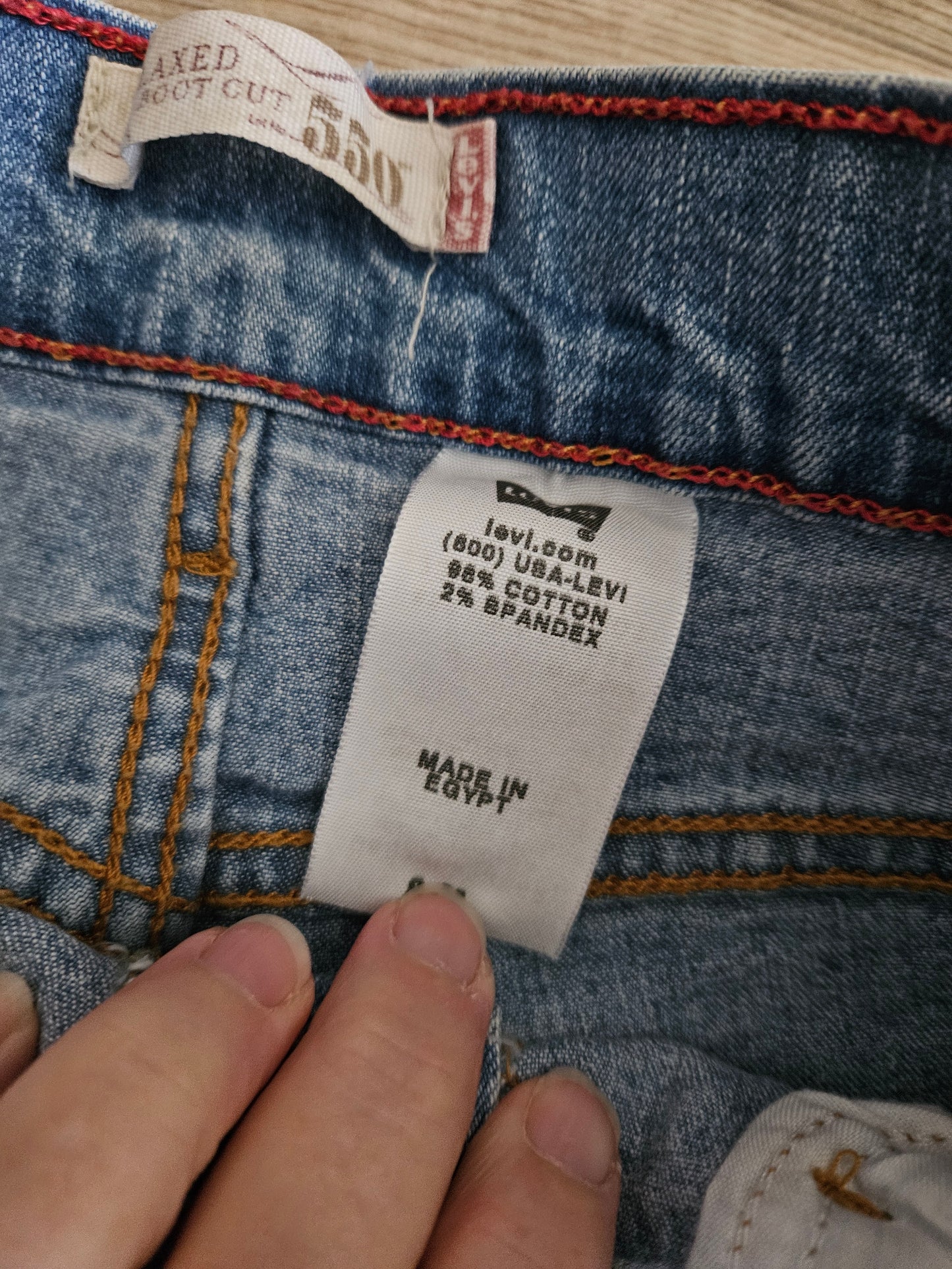 Vintage Levi’s 550 Relaxed Bootcut Jeans | Light Wash | Size 8M