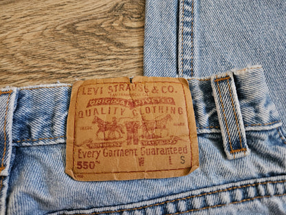 Vintage Levi’s 550 Relaxed Fit Tapered Jeans | Light Wash | 28x28
