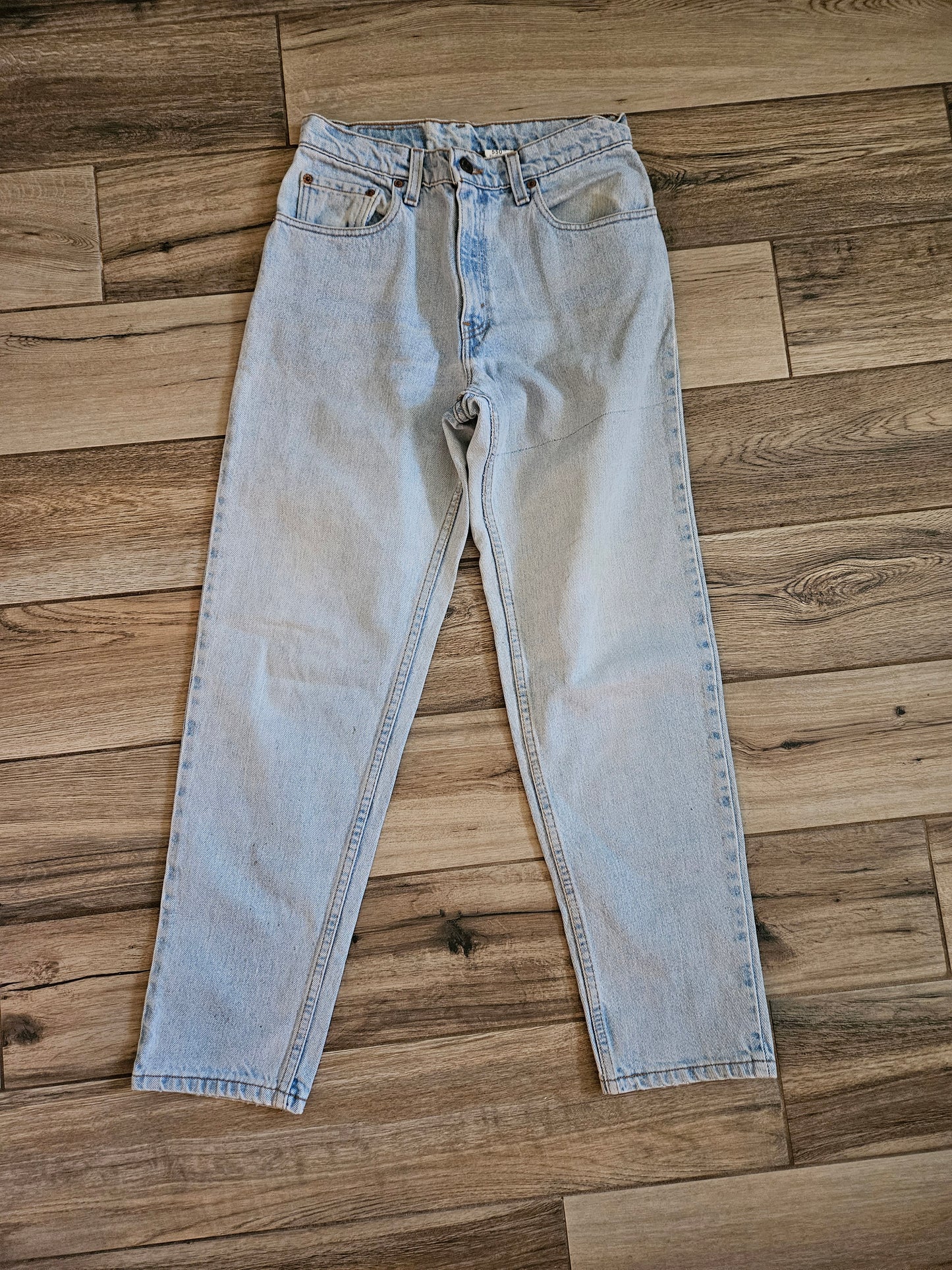 Vintage Levi’s 550 Relaxed Fit Tapered Jeans | Light Wash | Juniors 7 S