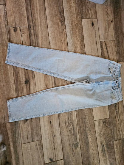 Vintage Levi’s 550 Relaxed Fit Tapered Jeans | Light Wash | Juniors 7 S
