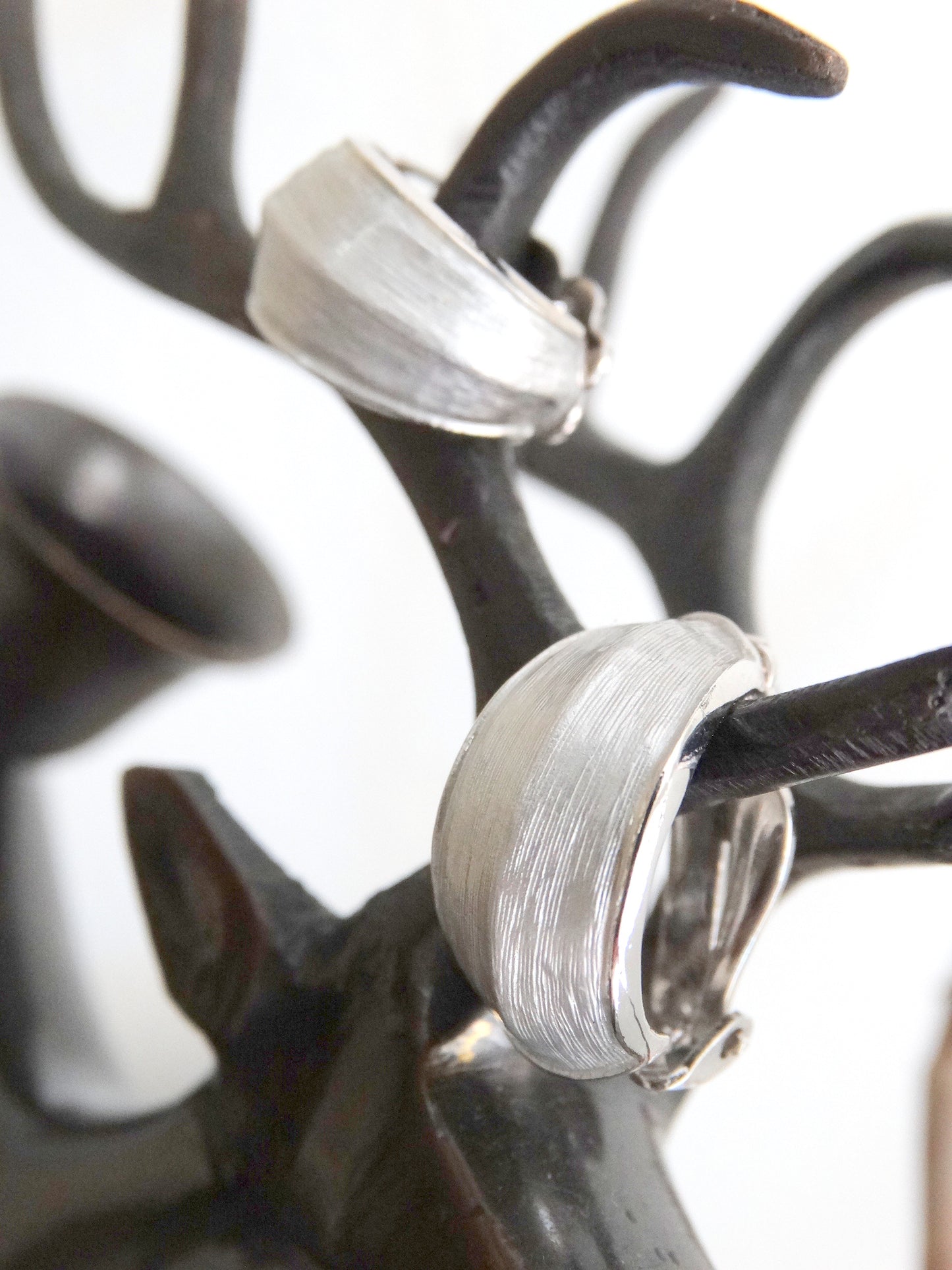 Vintage 1950s 1960s Kramer Brushed Silver Crescent Clip-On Earrings – Mid-Century Modern