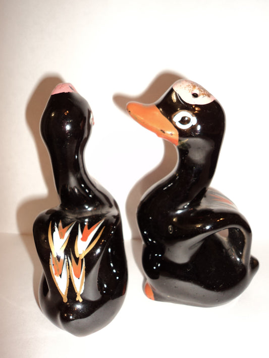 Kitschy Retro 5" Black Swan Salt& Pepper Shaker Set image 0