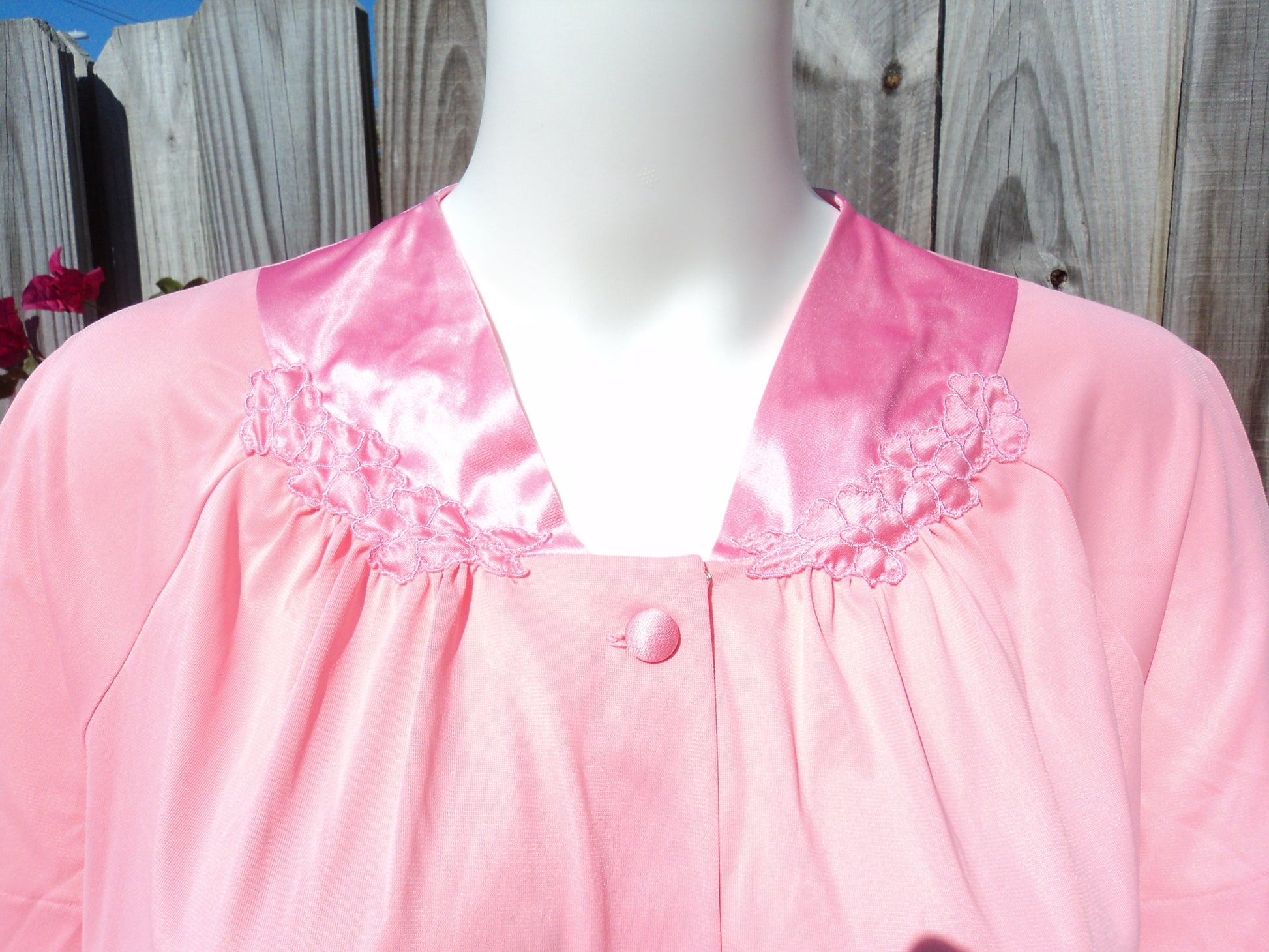 Vintage 60s Vanity Fair Pink Silky Bed Jacket Robe  Small image 4