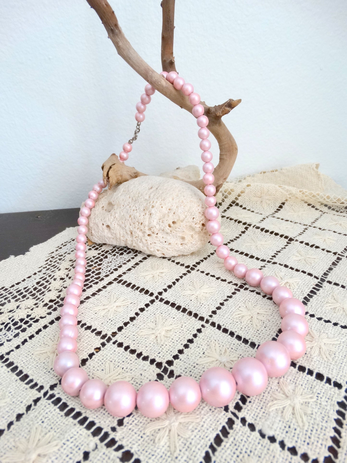 Vintage Retro Pink Graduated Faux Pearl Necklace image 1