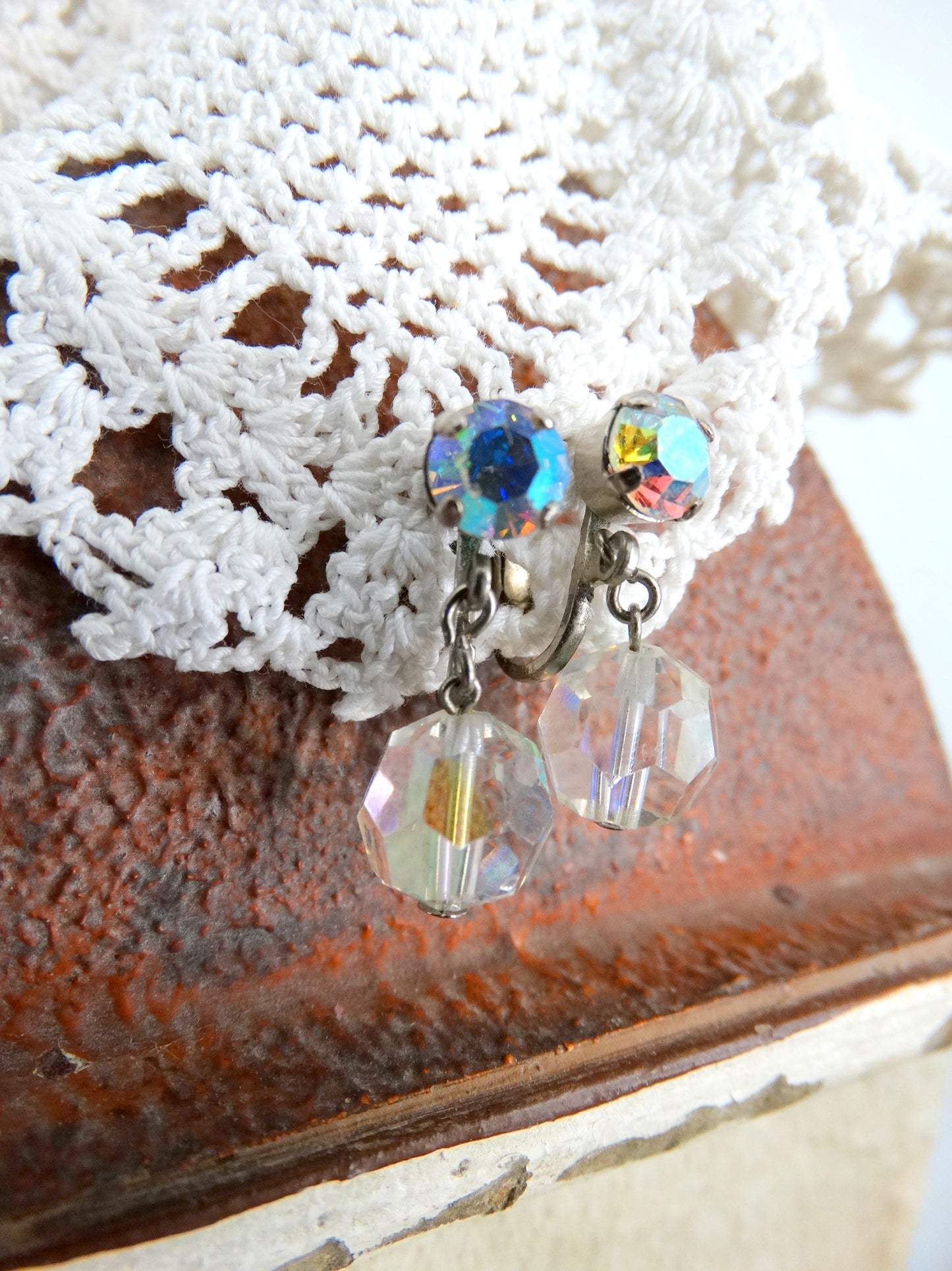 Vintage Aurora Borealis Crystal Dangle Earrings 1950s Screw-Back Drop Earrings image 3
