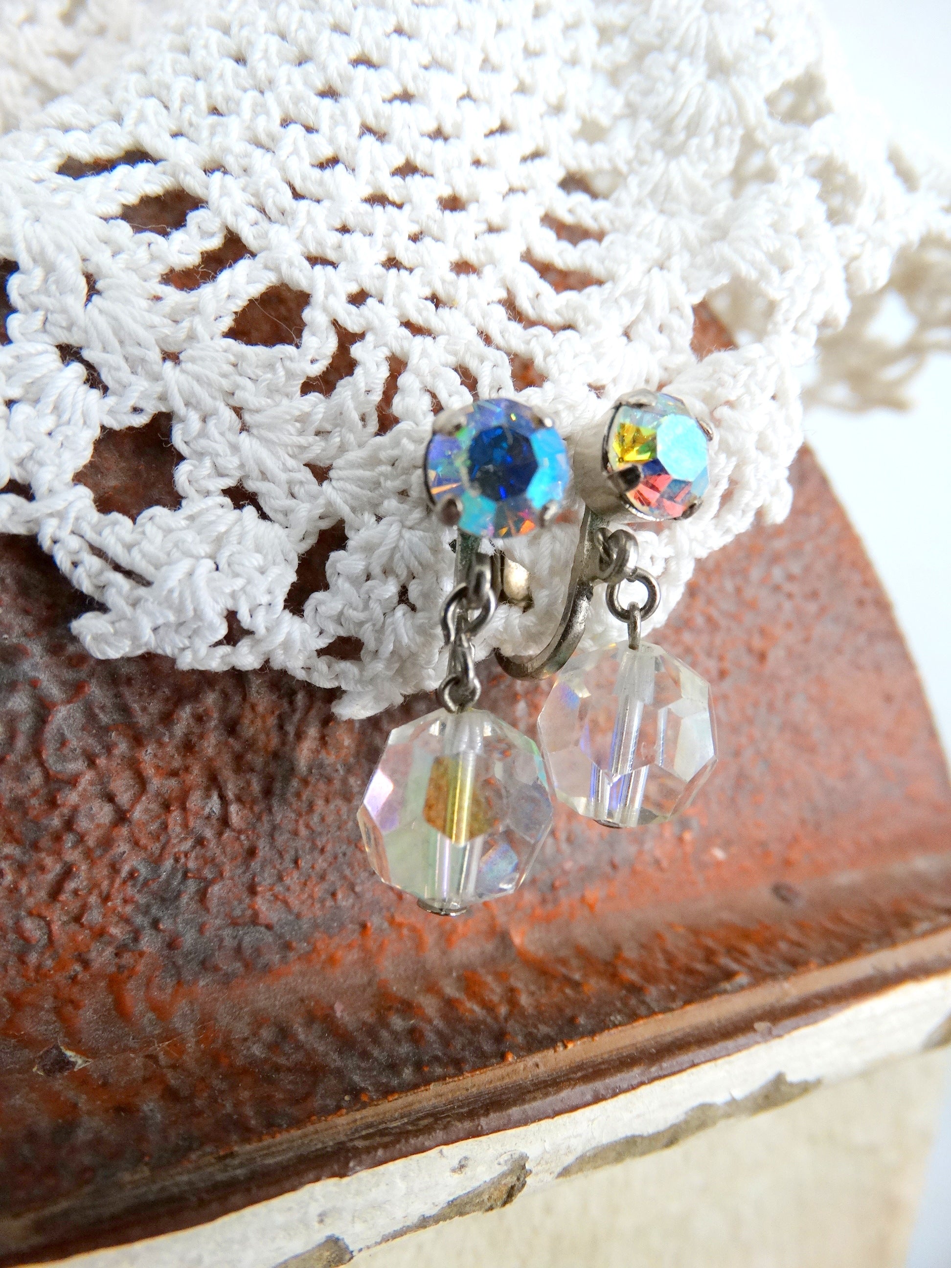 Vintage Aurora Borealis Crystal Dangle Earrings 1950s Screw-Back Drop Earrings image 3