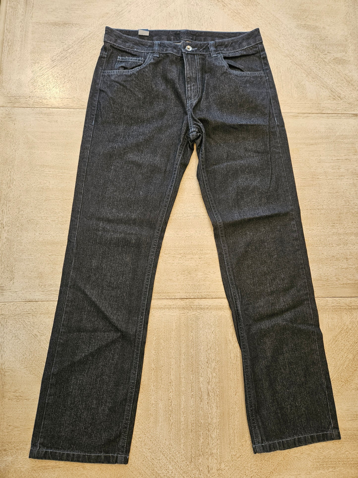 Men’s Straight Leg Dark Wash Jeans 34x32 – New With Tags