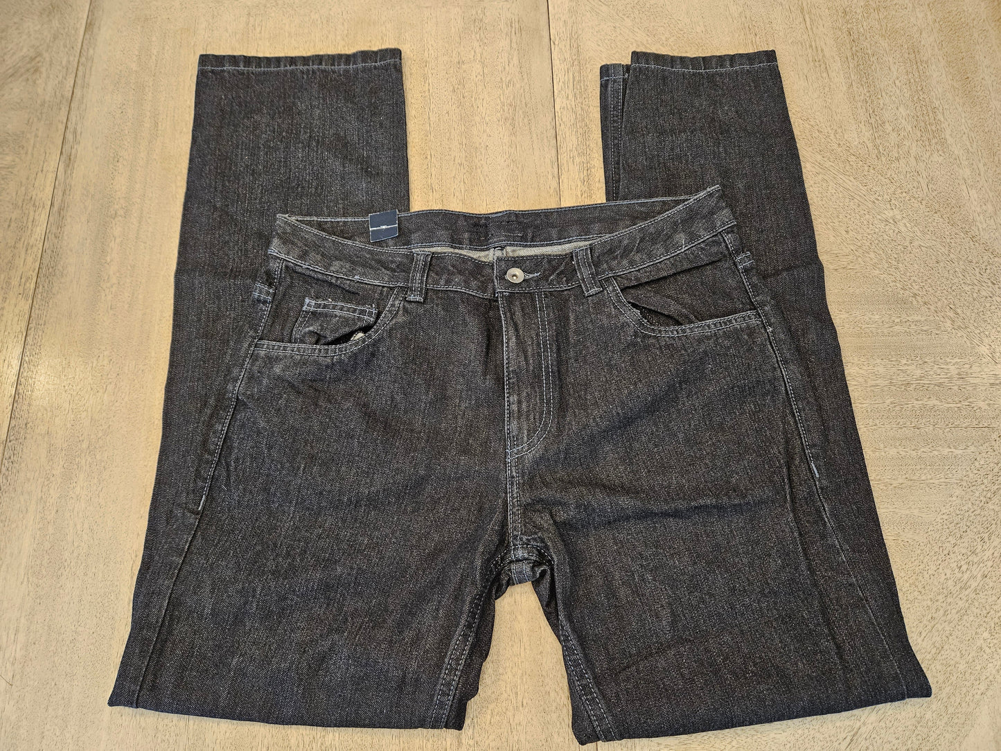 Men’s Straight Leg Dark Wash Jeans 34x32 – New With Tags