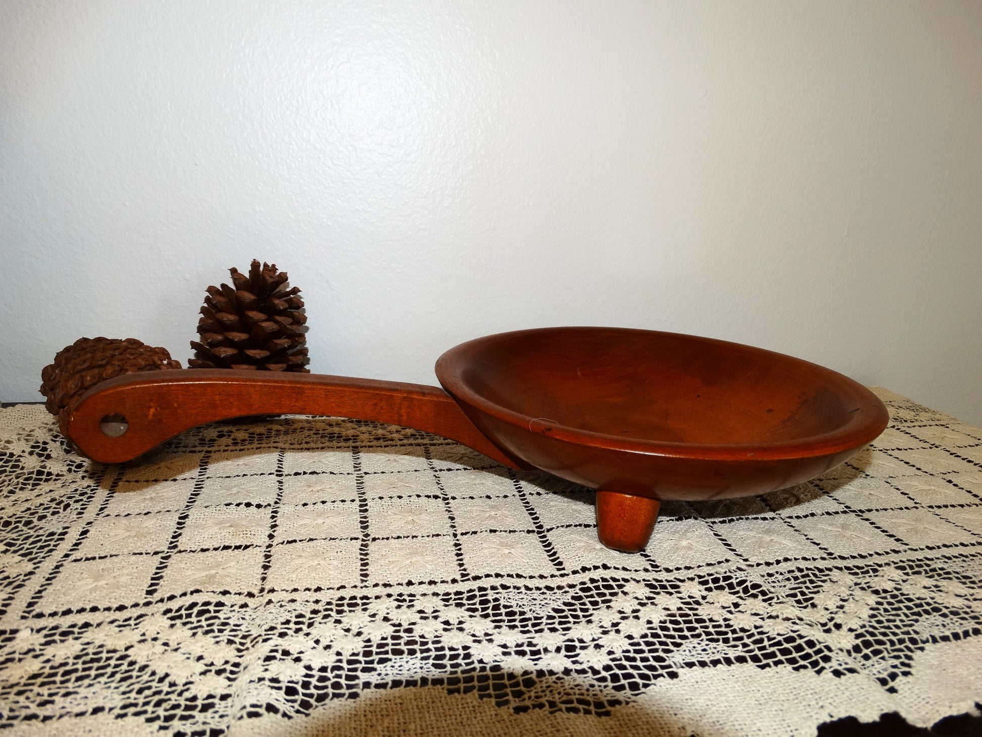 Vintage MUNISING Footed Brown Wooden Bowl w/ Handle Wood Handled Serving Dish image 5